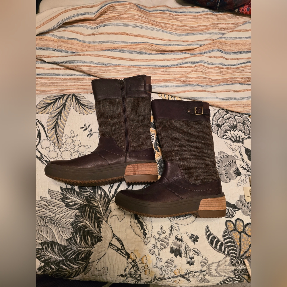 Merrell Brown Boots - Picture 2 of 7